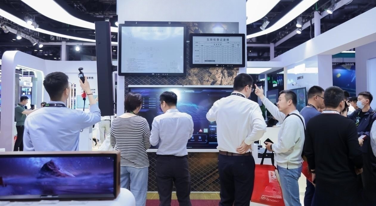 Empowering Smart Government Applications with Business Display Self Service Query Machines